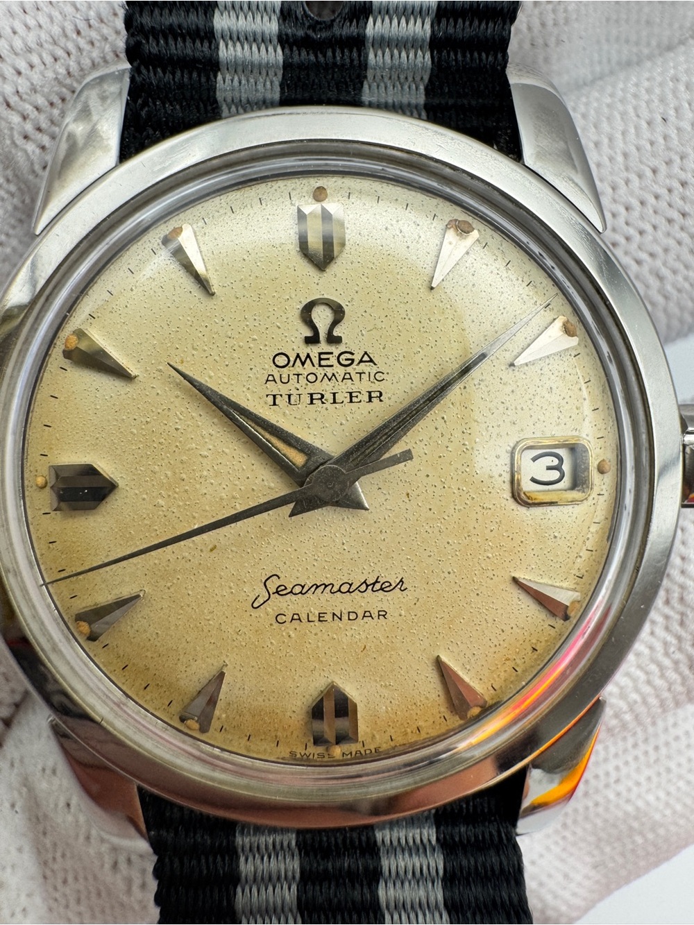 Vintage Omega Seamaster Calendar Automatic Watch - Picture 9 of 12